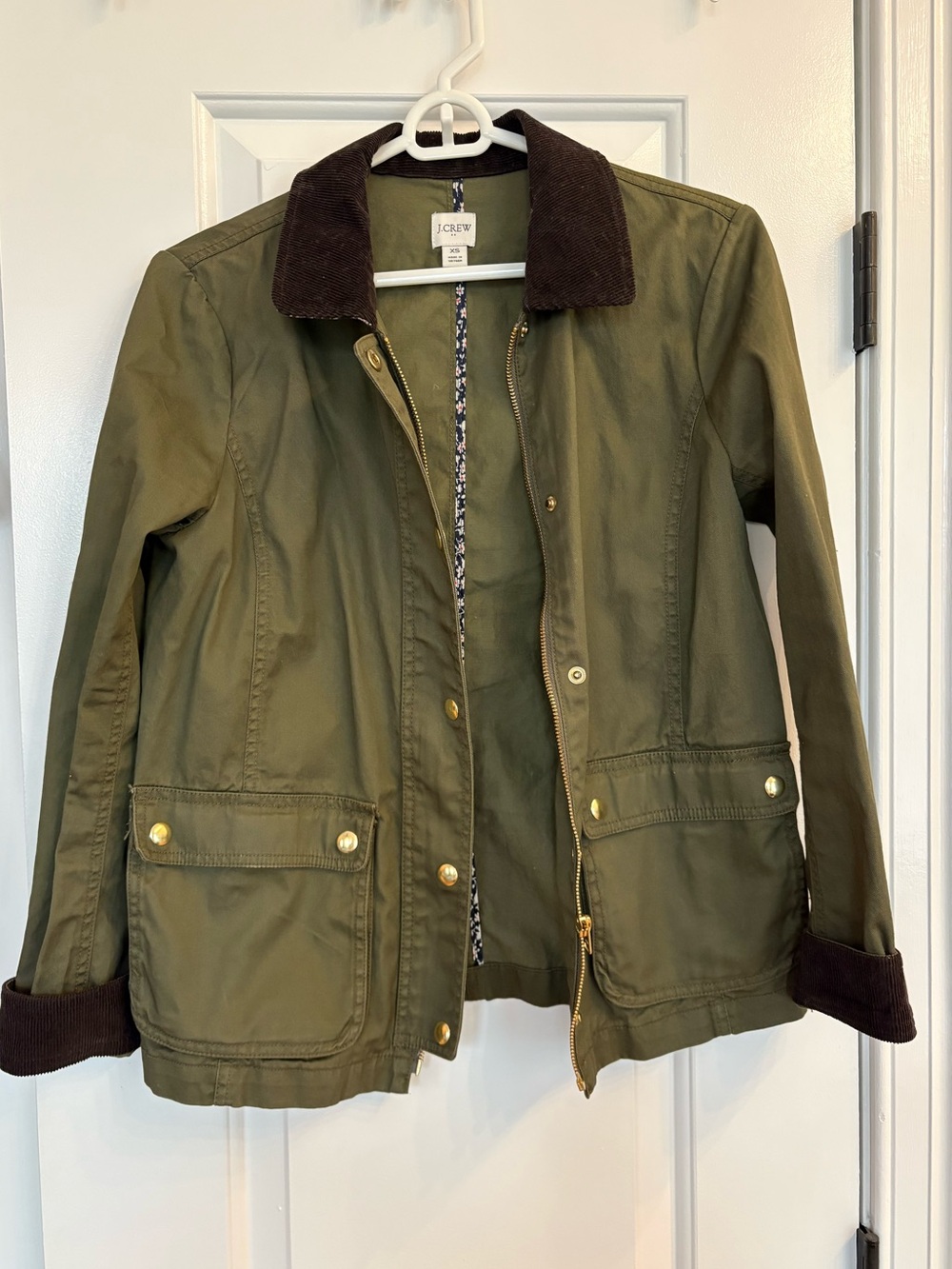 J crew factory barn coat green with corduroy cuffs and collar size xs